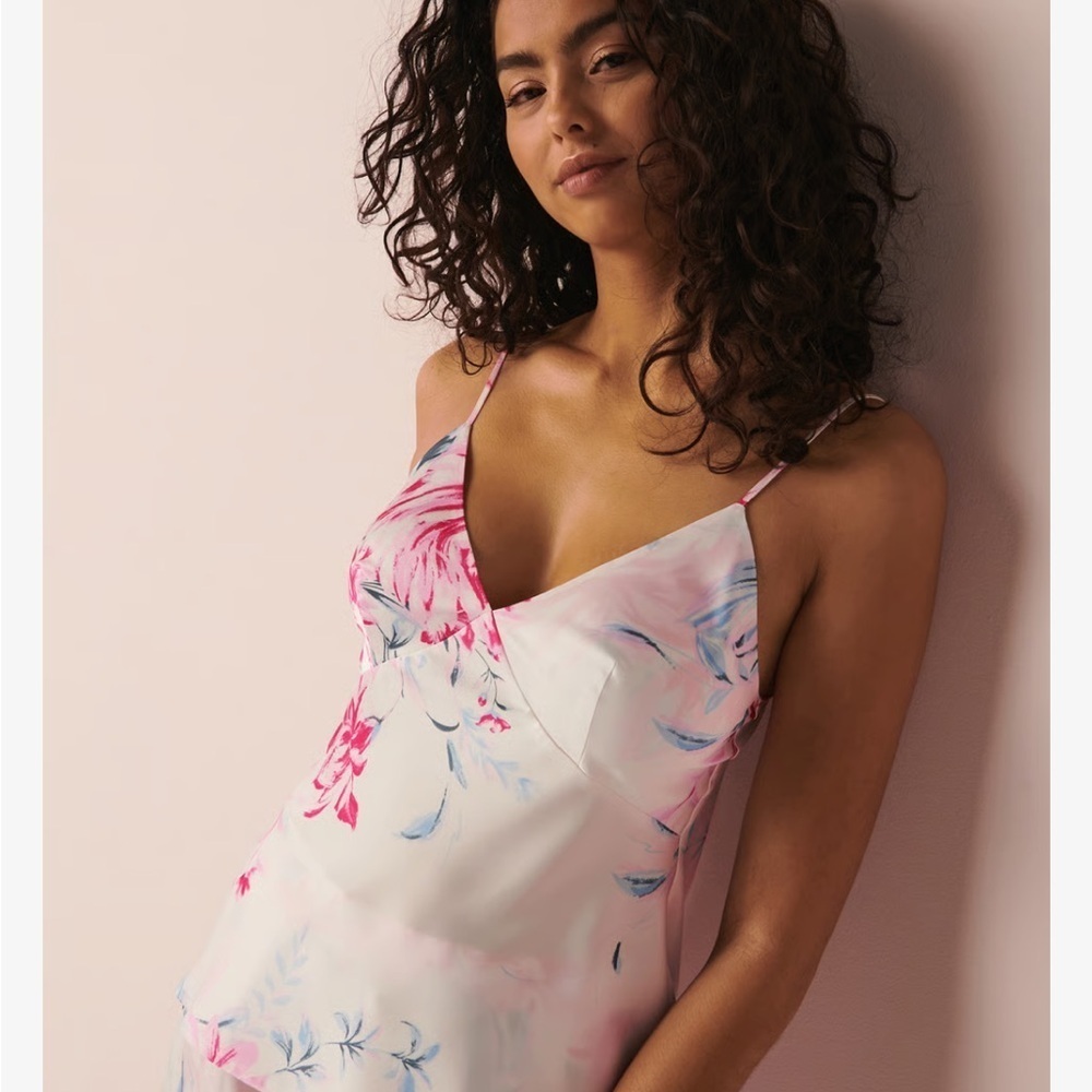 La Vie En Rose Luxury Edition Pink and White Floral Satin Camisole White Garden - Picture 2 of 9